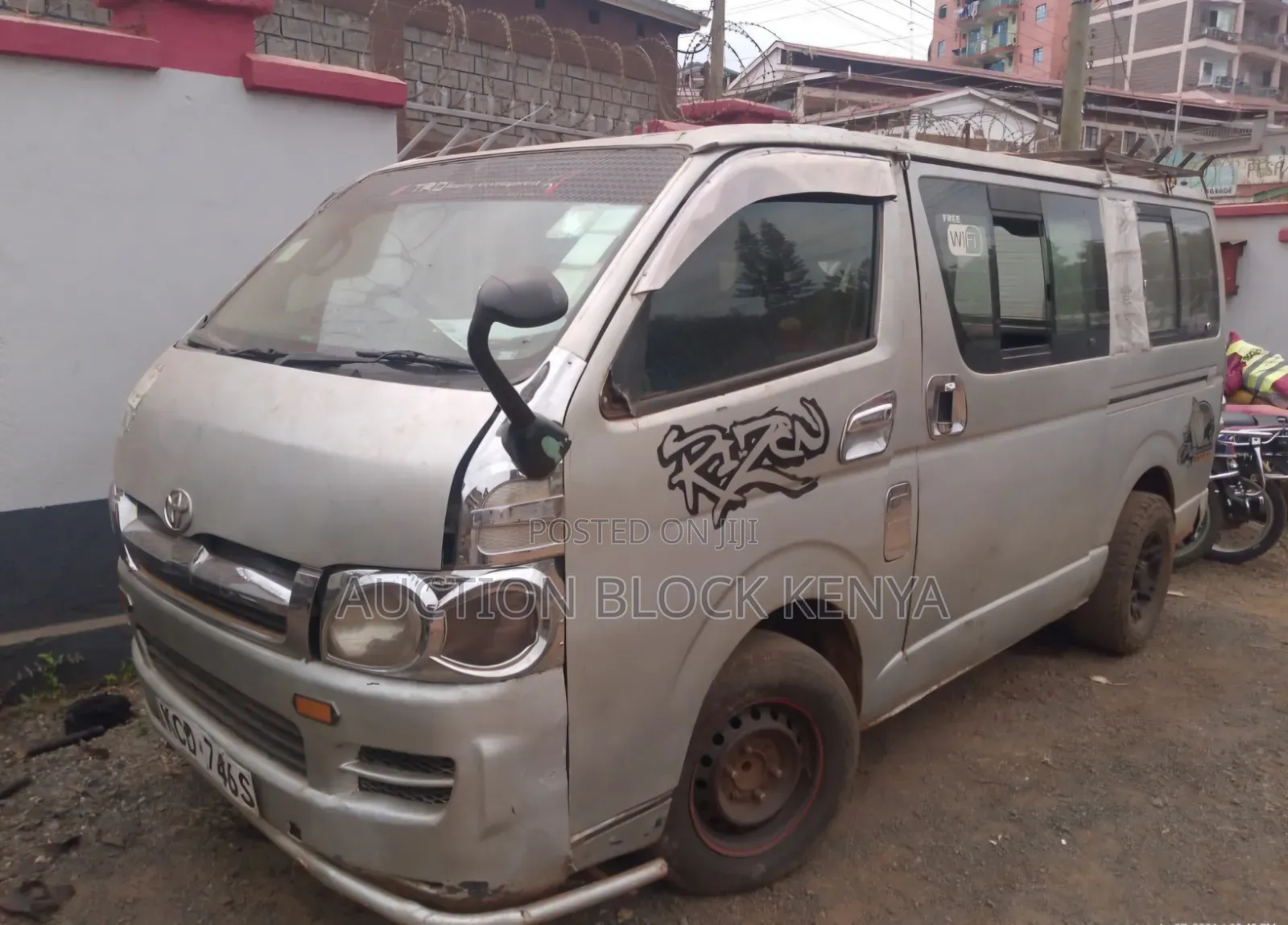 Toyota HiAce 2009 Silver