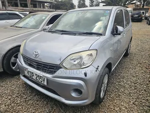 Toyota Passo 2017 Silver