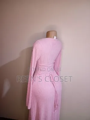 Elegant Ladies Thrift Dress – Stylish Affordable