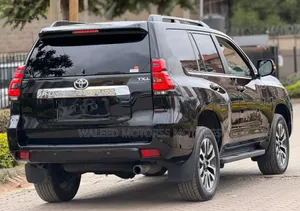Toyota Land Cruiser Prado 2022 Black