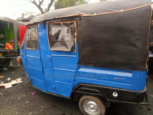 Piaggio 2021 Blue - thumbnail 2