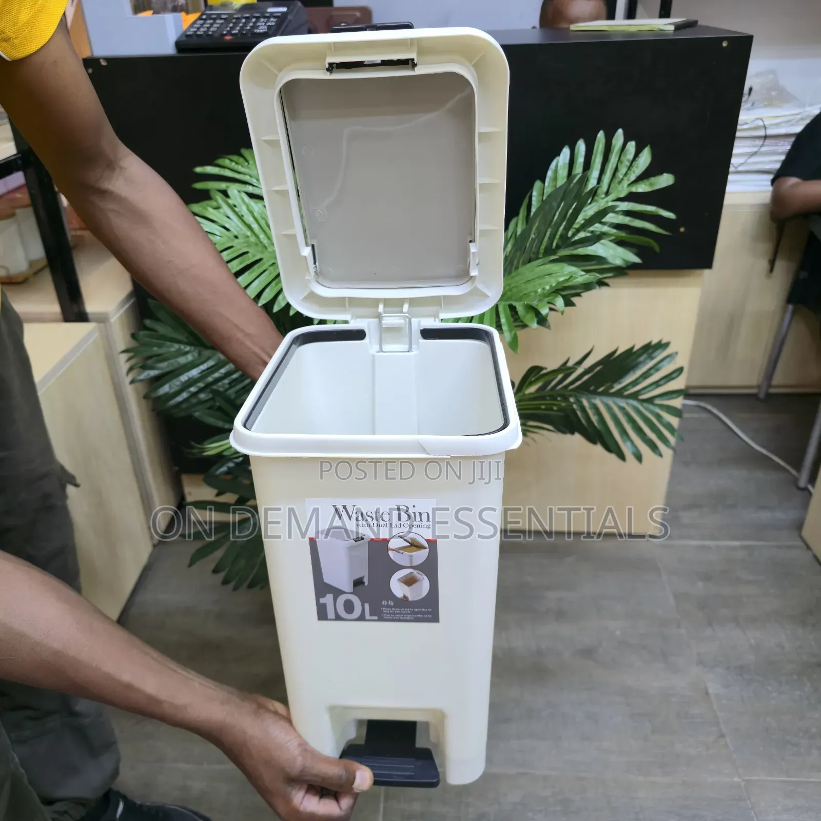Modern Pedal Dustbin
 10 Litres