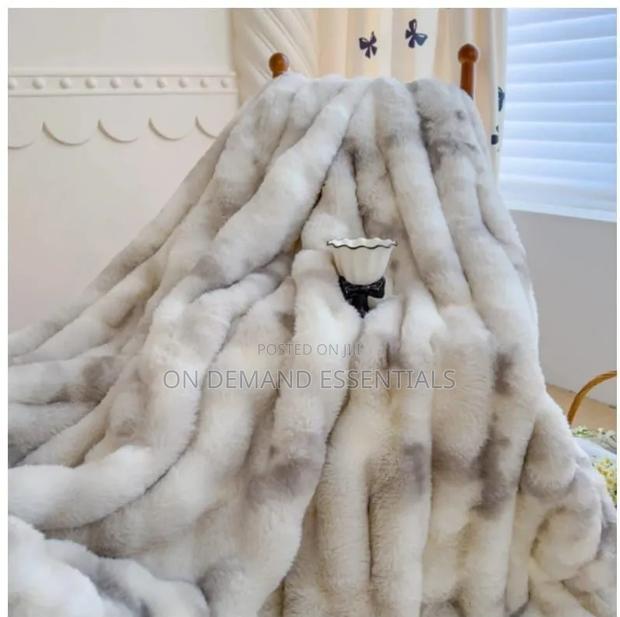 Dyed Soft Bubble Winter Throw Blanket Plain - thumbnail 2