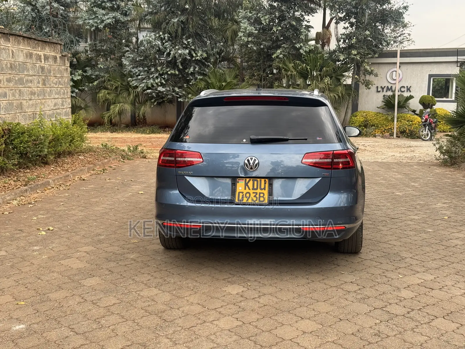 Volkswagen Passat 2018 Blue