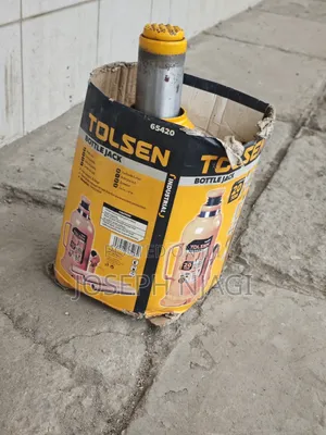 Tolsen Industrial 20-Ton Hydraulic Bottle Jack