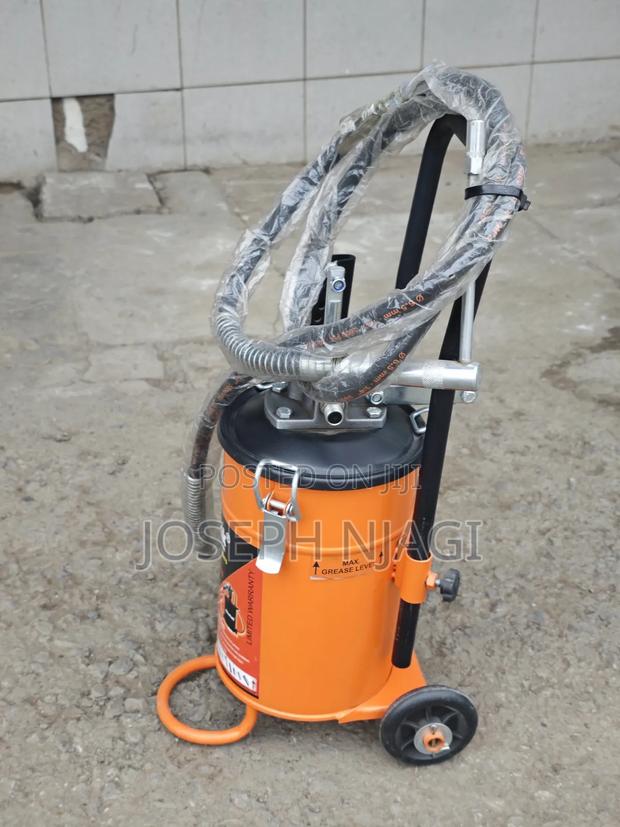 Portable Manual Grease Pump / Grease Dispenser - thumbnail 2