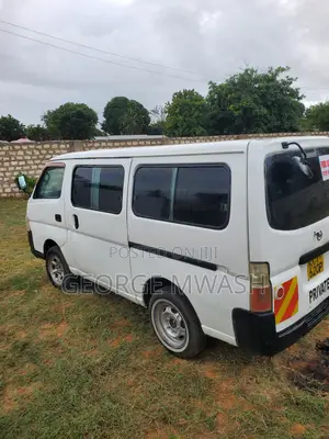 Nissan Caravan (Urvan) 2010 White
