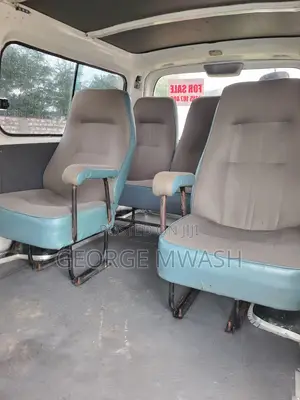 Nissan Caravan (Urvan) 2010 White