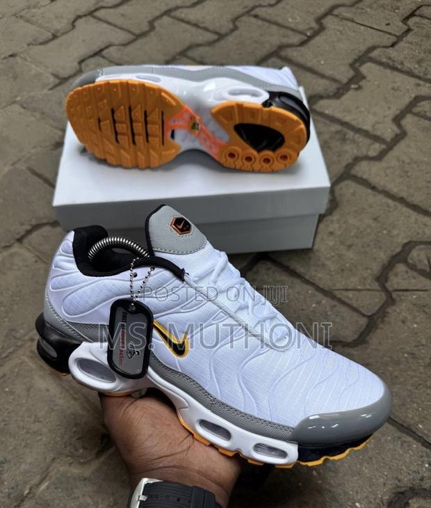 Clean White / Grey Nike Air Max Plus TN Size 40-45 - thumbnail 2