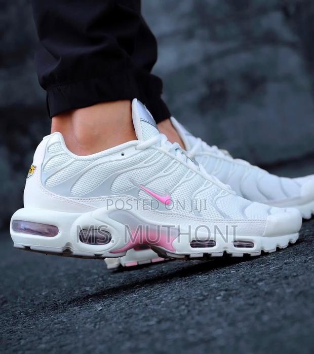 The Nike Air Max Plus (TN) Sneakers - thumbnail 3