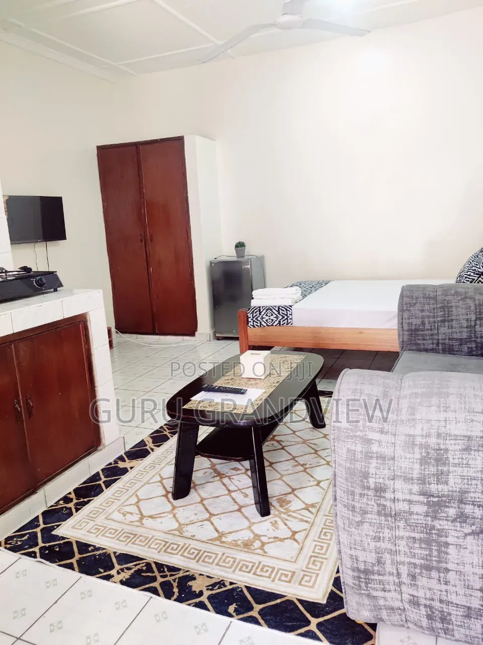 Tudor Studio Airbnb With Parking