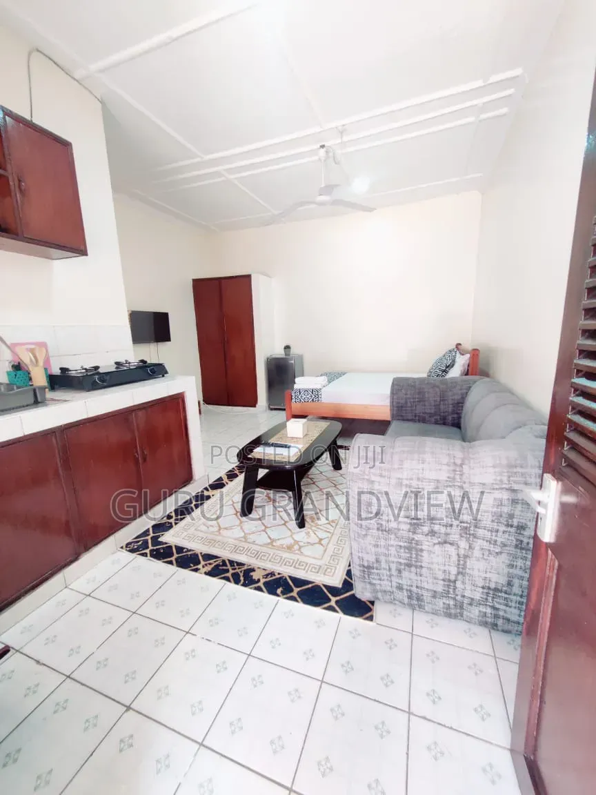 Tudor Studio Airbnb With Parking