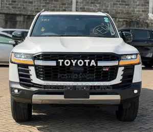 Toyota Land Cruiser 2023 White