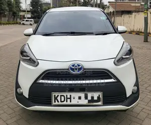Toyota Sienta 2017 White