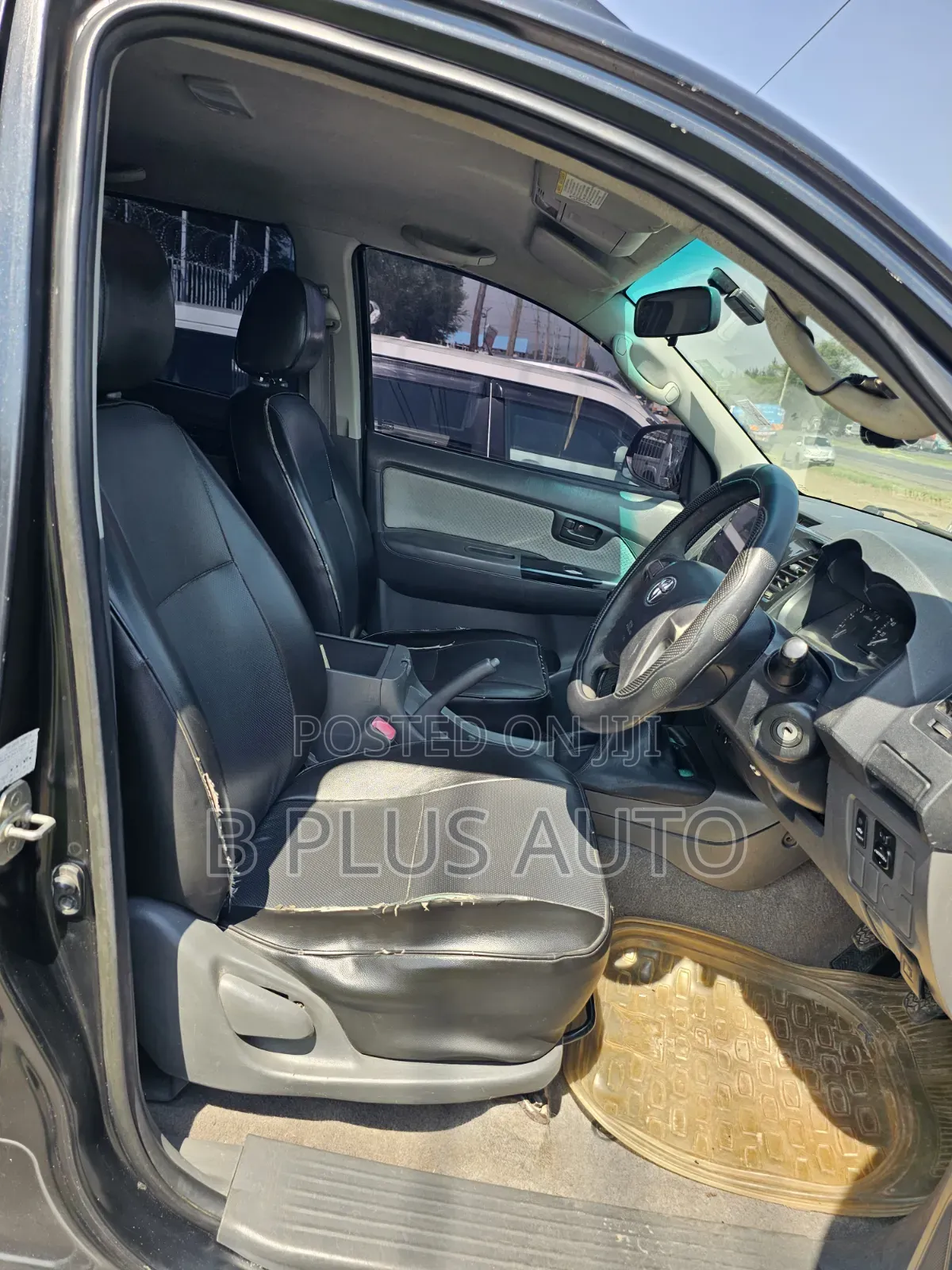 Toyota Hilux 2014 Black