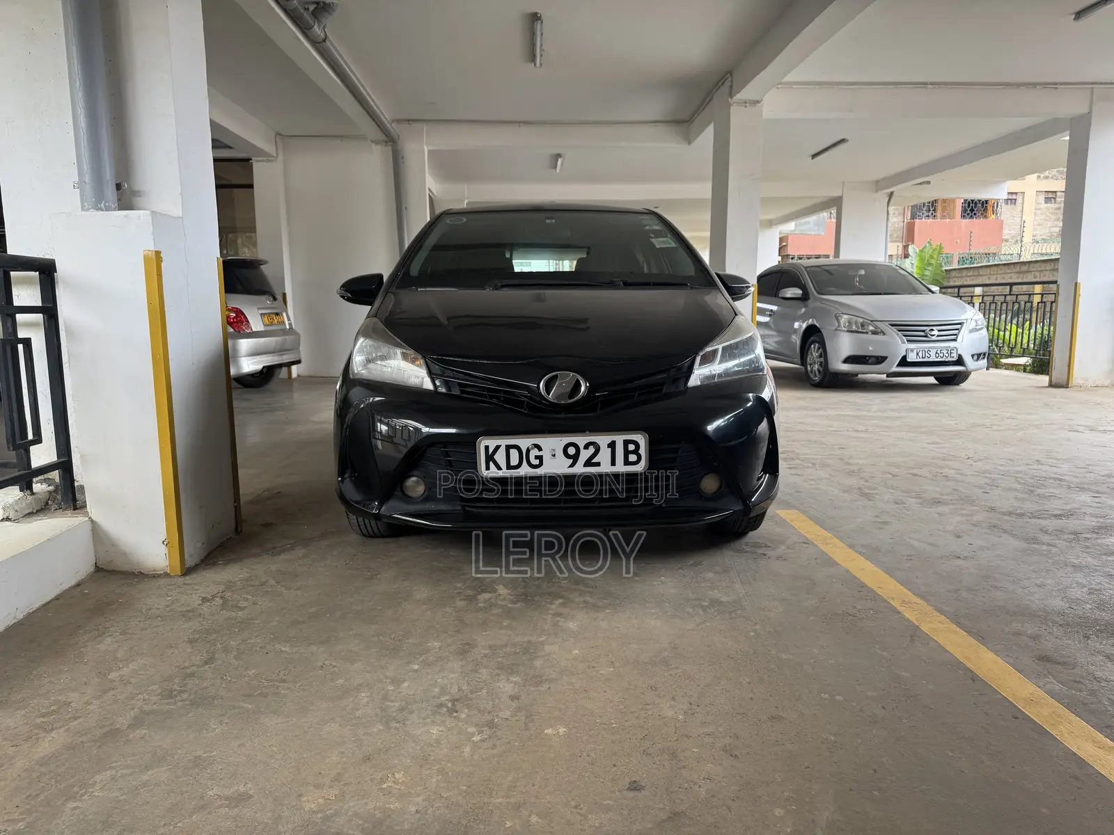 Toyota Vitz 1.0 FWD 5dr 2014 Black