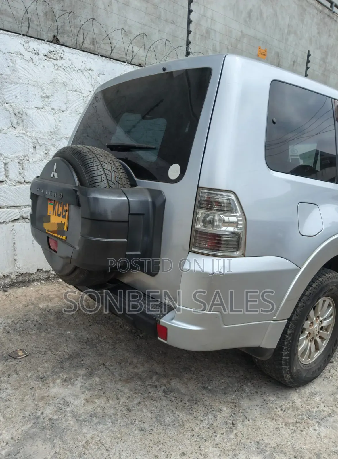 Mitsubishi Pajero 3.0 2010 Silver