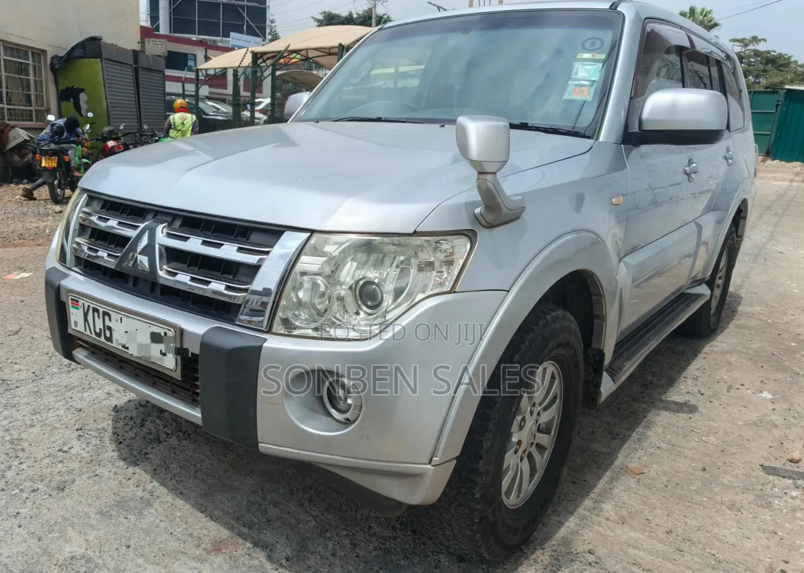 Mitsubishi Pajero 3.0 2010 Silver