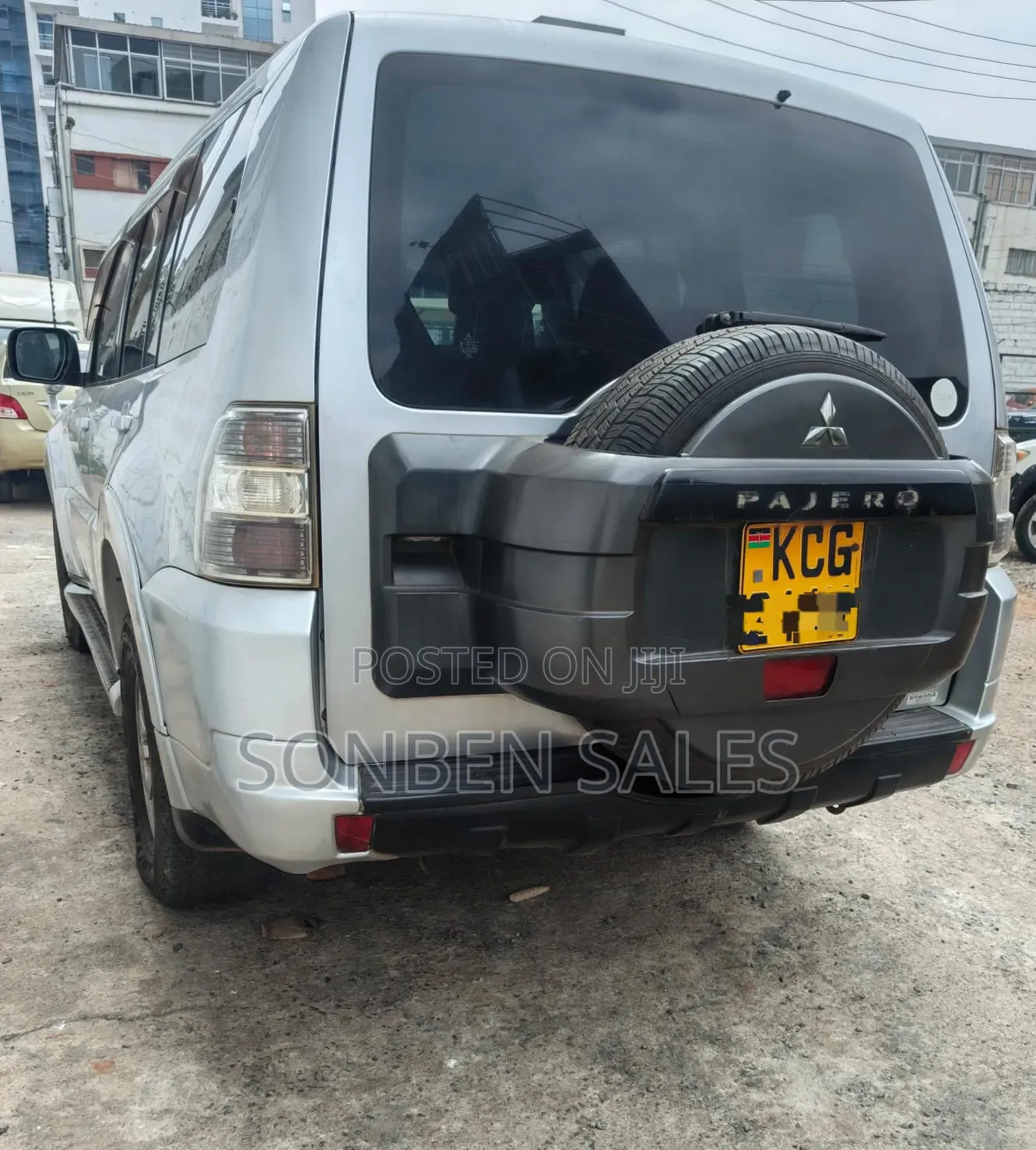 Mitsubishi Pajero 3.0 2010 Silver