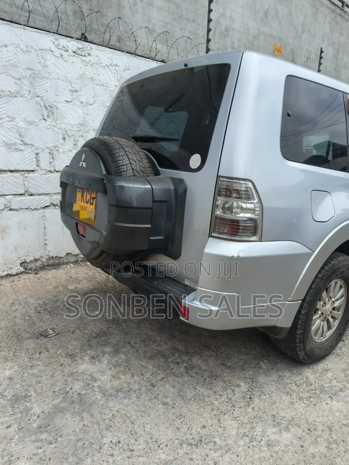Mitsubishi Pajero 3.0 2010 Silver
