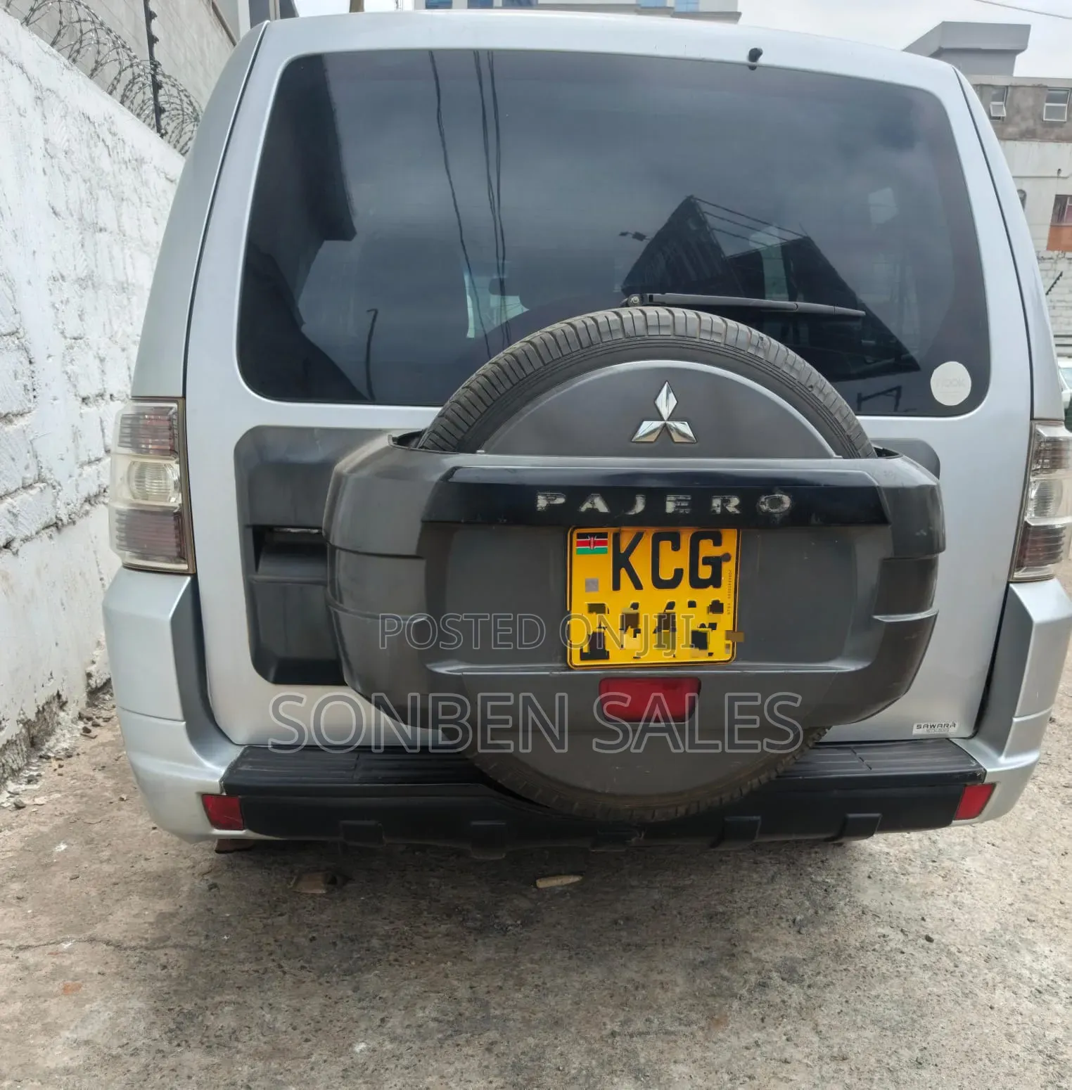 Mitsubishi Pajero 3.0 2010 Silver
