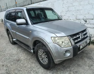 Mitsubishi Pajero 3.0 2010 Silver