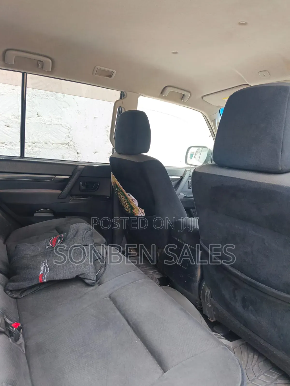 Mitsubishi Pajero 3.0 2010 Silver