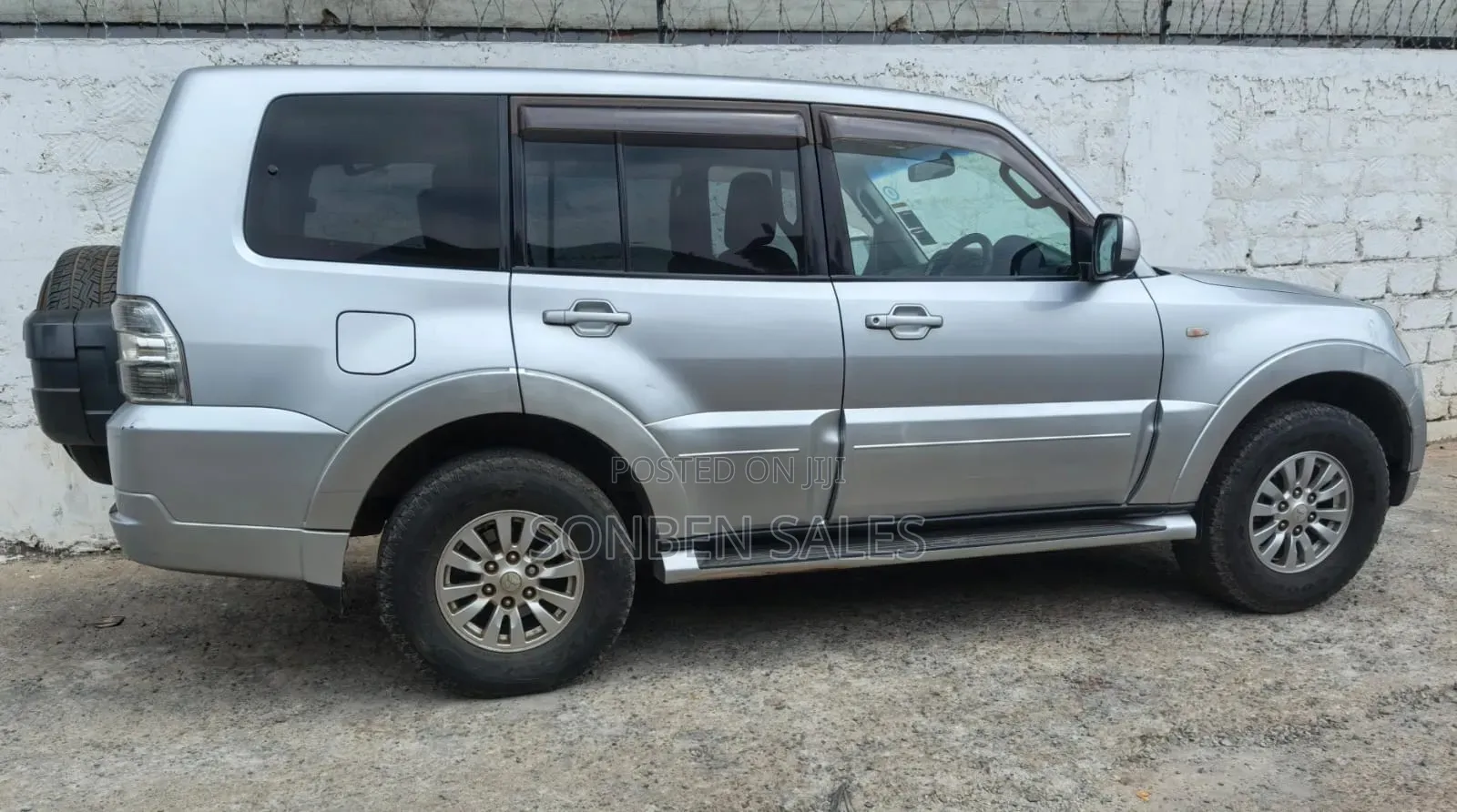 Mitsubishi Pajero 3.0 2010 Silver