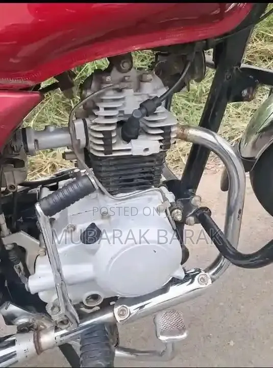 Bajaj Boxer 2025 Red