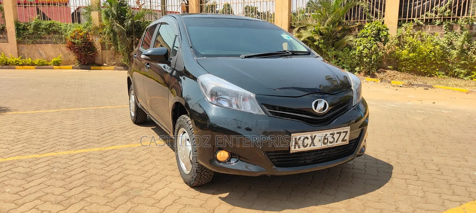 Toyota Vitz 2012 Black