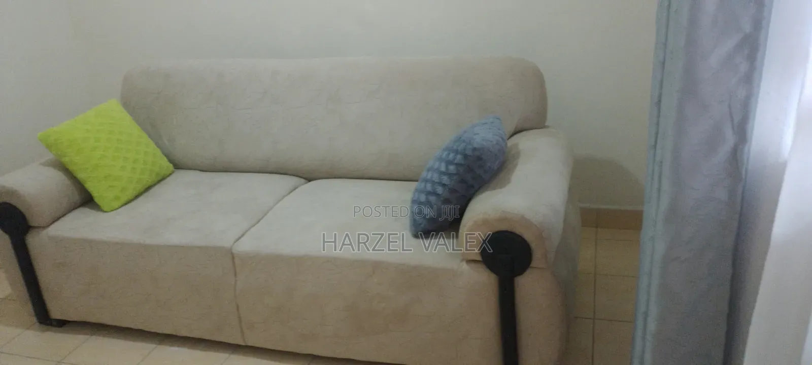 Modern 3-Seater Beige Fabric Sofa – Excellent Condition