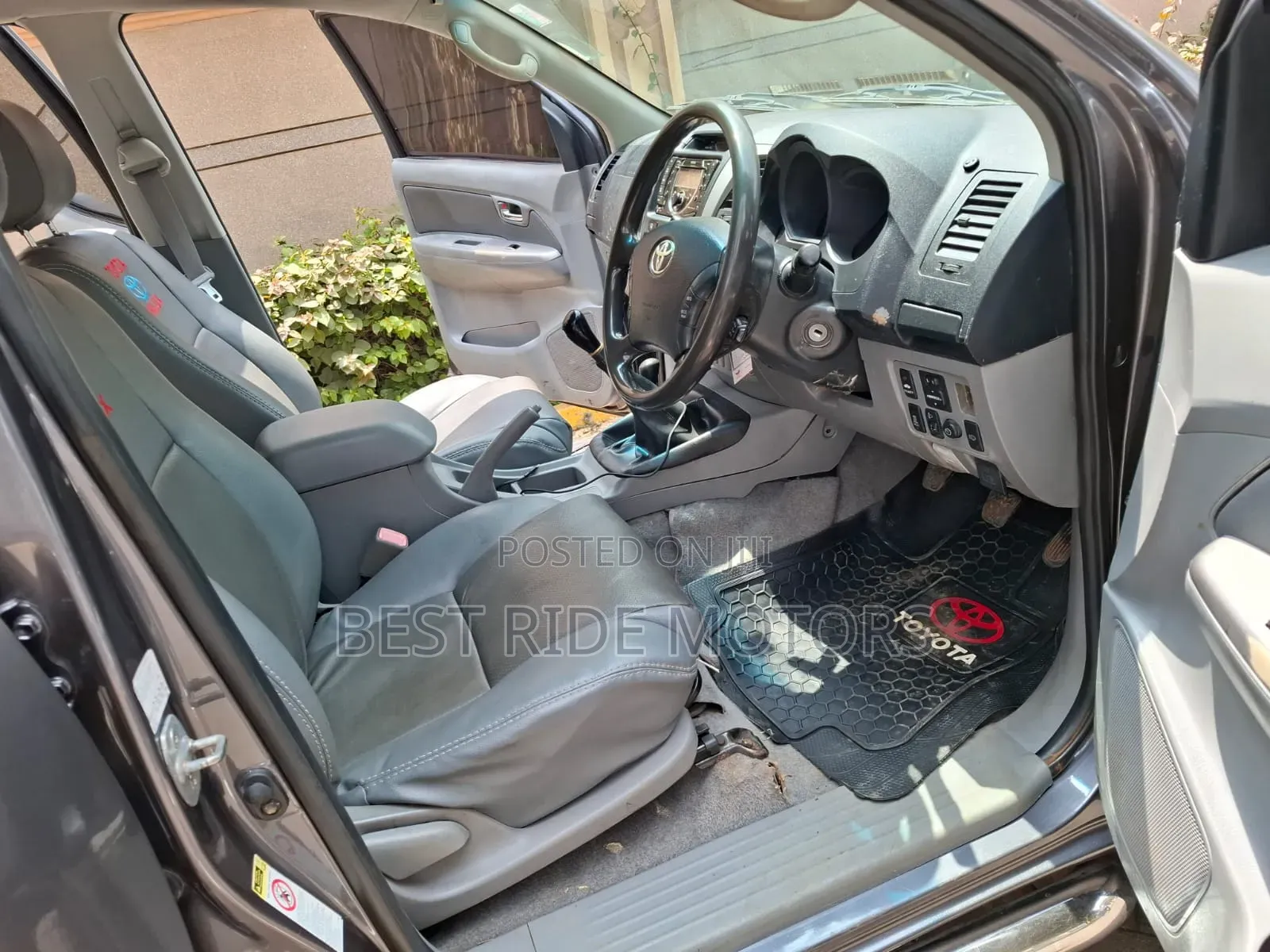 Toyota Hilux 2012