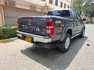 Toyota Hilux 2012