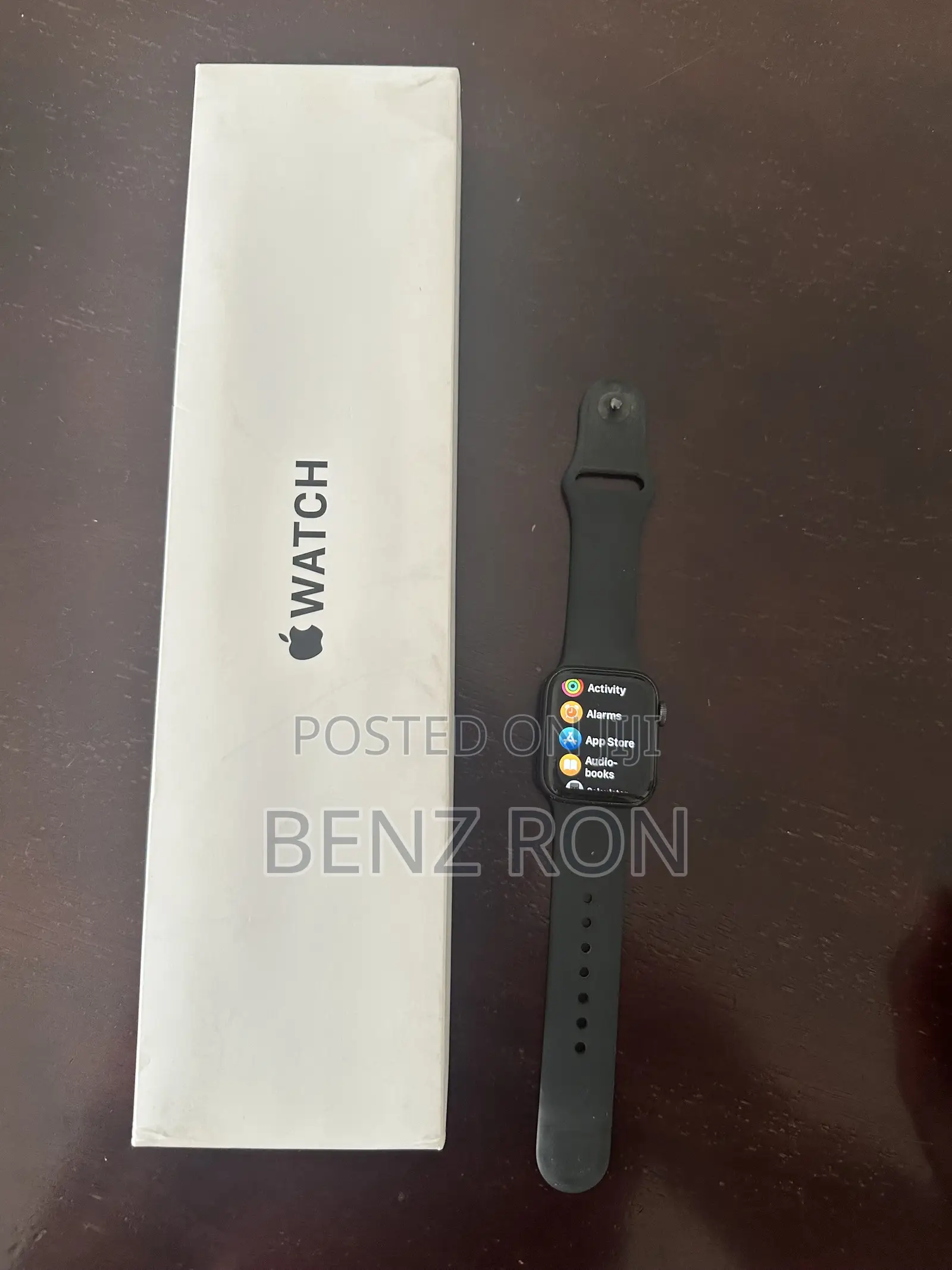 Apple Watch SE Space Gray Aluminum Case 40MM