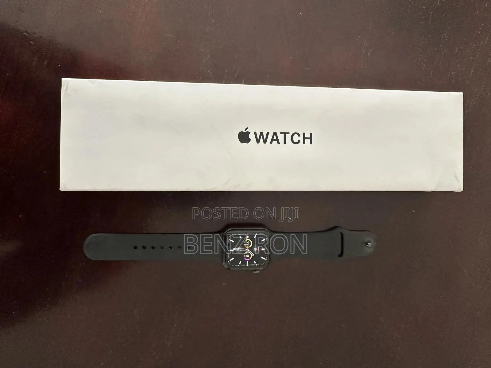 Apple Watch SE Space Gray Aluminum Case 40MM