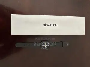 Apple Watch SE Space Gray Aluminum Case 40MM
