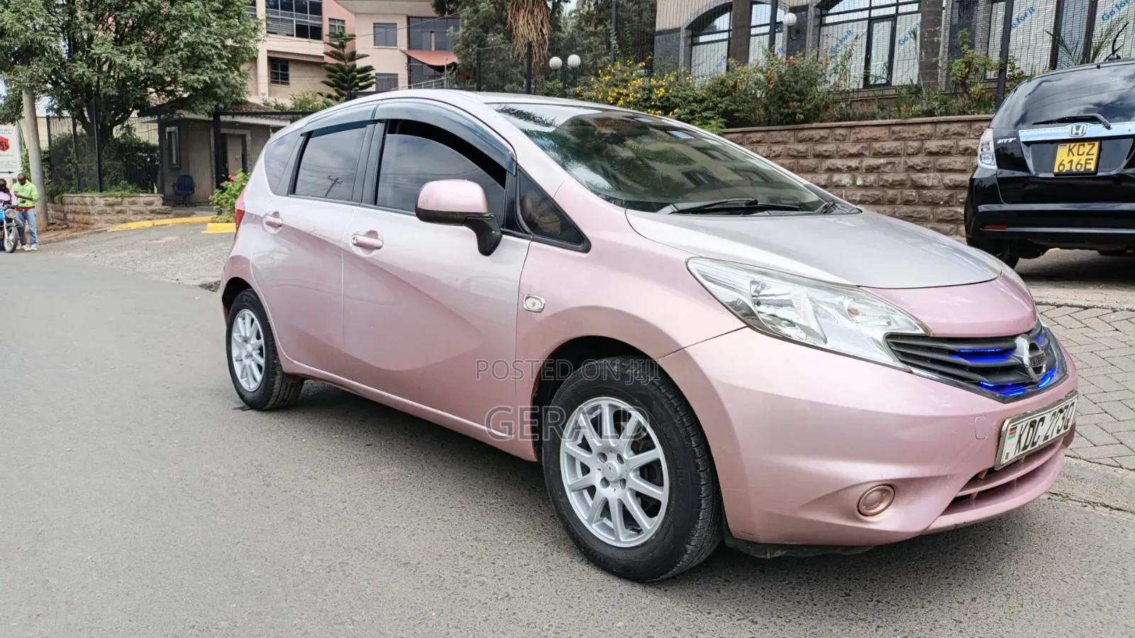 Nissan Note 2014 Pink