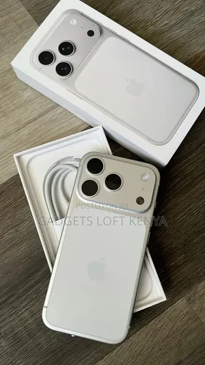 New Apple iPhone 17 Pro Max 256 GB Silver