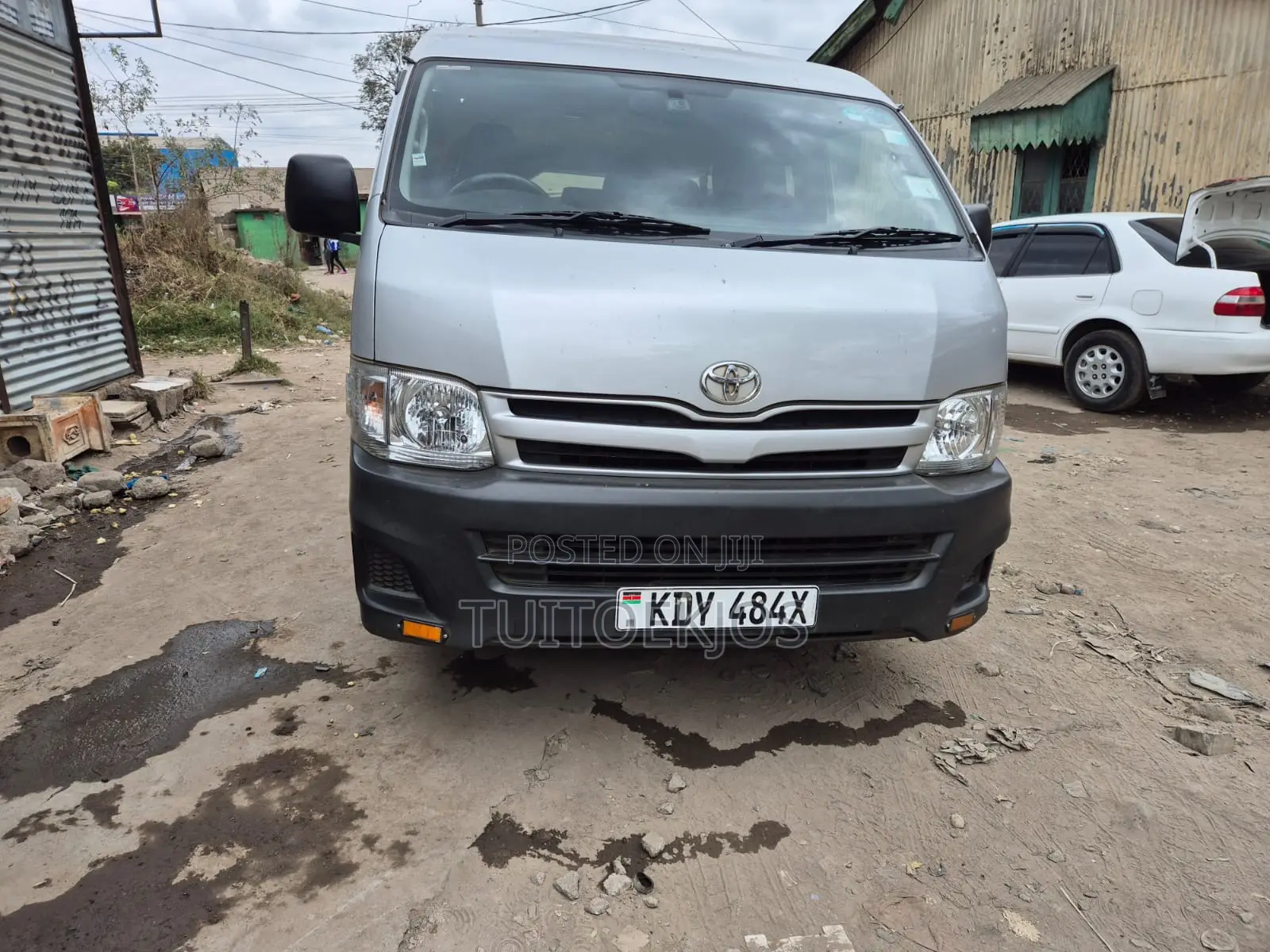 Toyota HiAce 2013 Silver