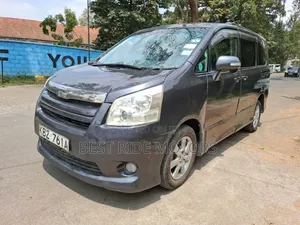Toyota Noah 2007 Gray