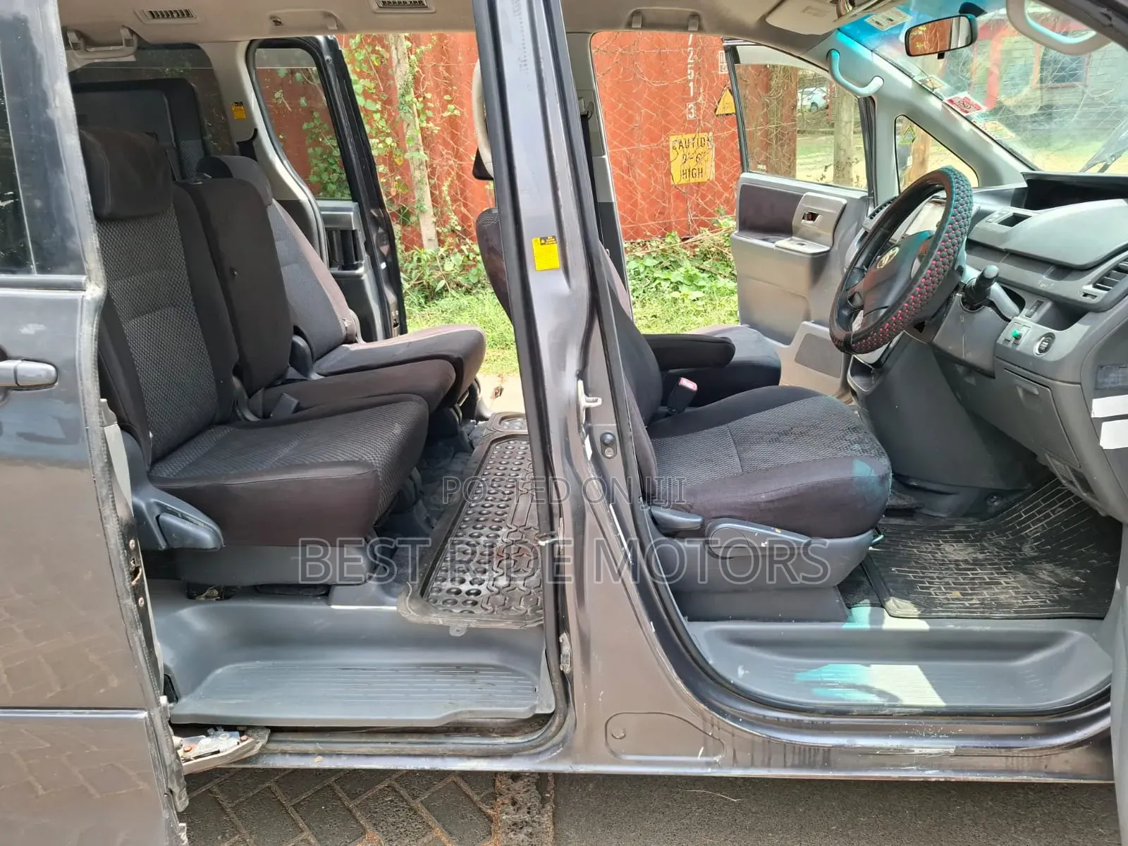 Toyota Noah 2007 Gray