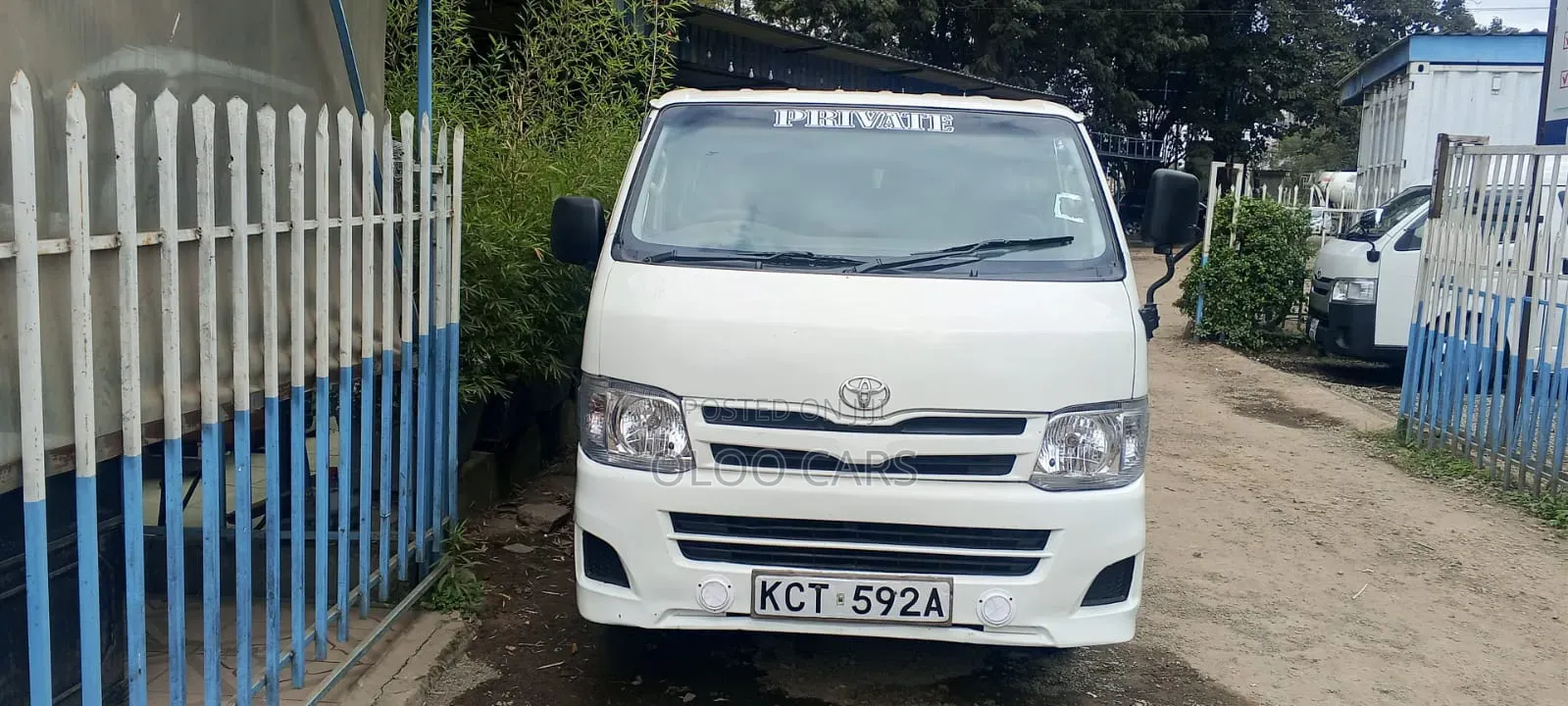 Toyota HiAce 2011 White