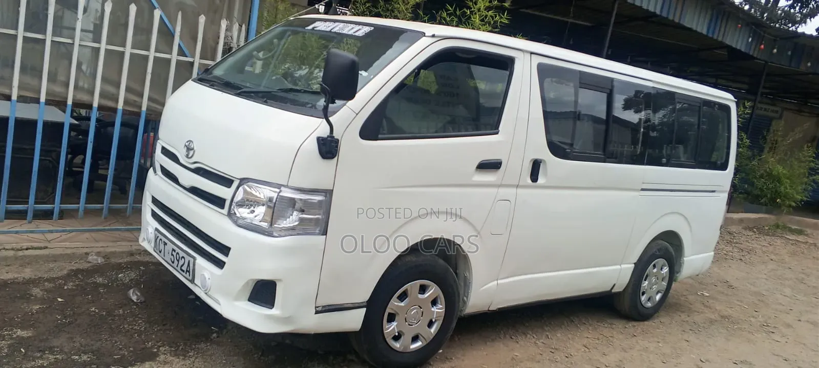 Toyota HiAce 2011 White