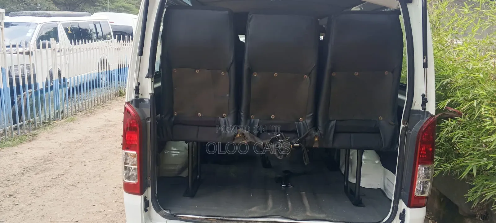 Toyota HiAce 2011 White