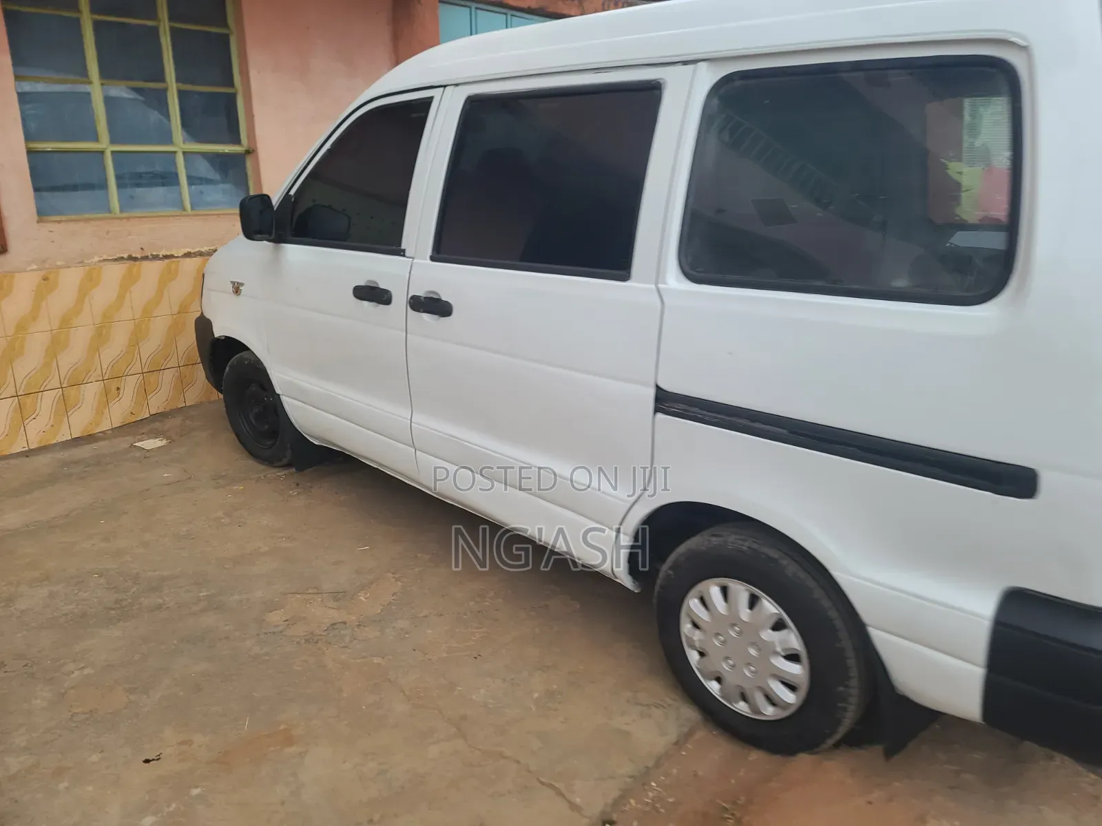 Toyota TownAce Noah 2001 White