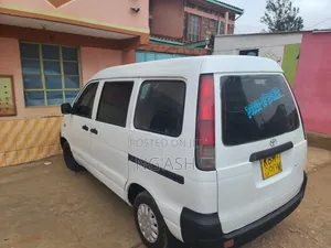 Toyota TownAce Noah 2001 White