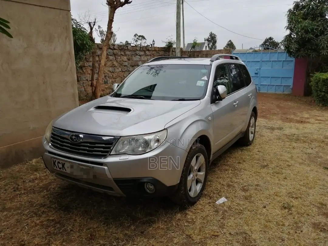 Subaru Forester 2010 Silver