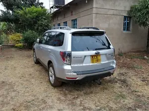 Subaru Forester 2010 Silver