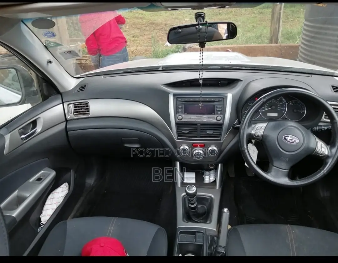 Subaru Forester 2010 Silver