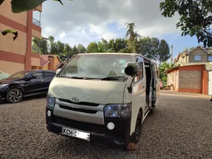 Toyota HiAce 2011 White